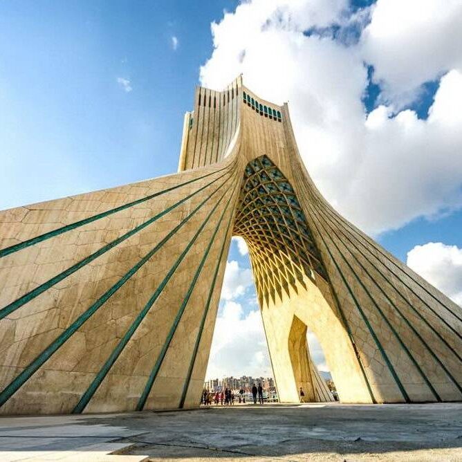 Tehran-Torre-Azadi-e-museo